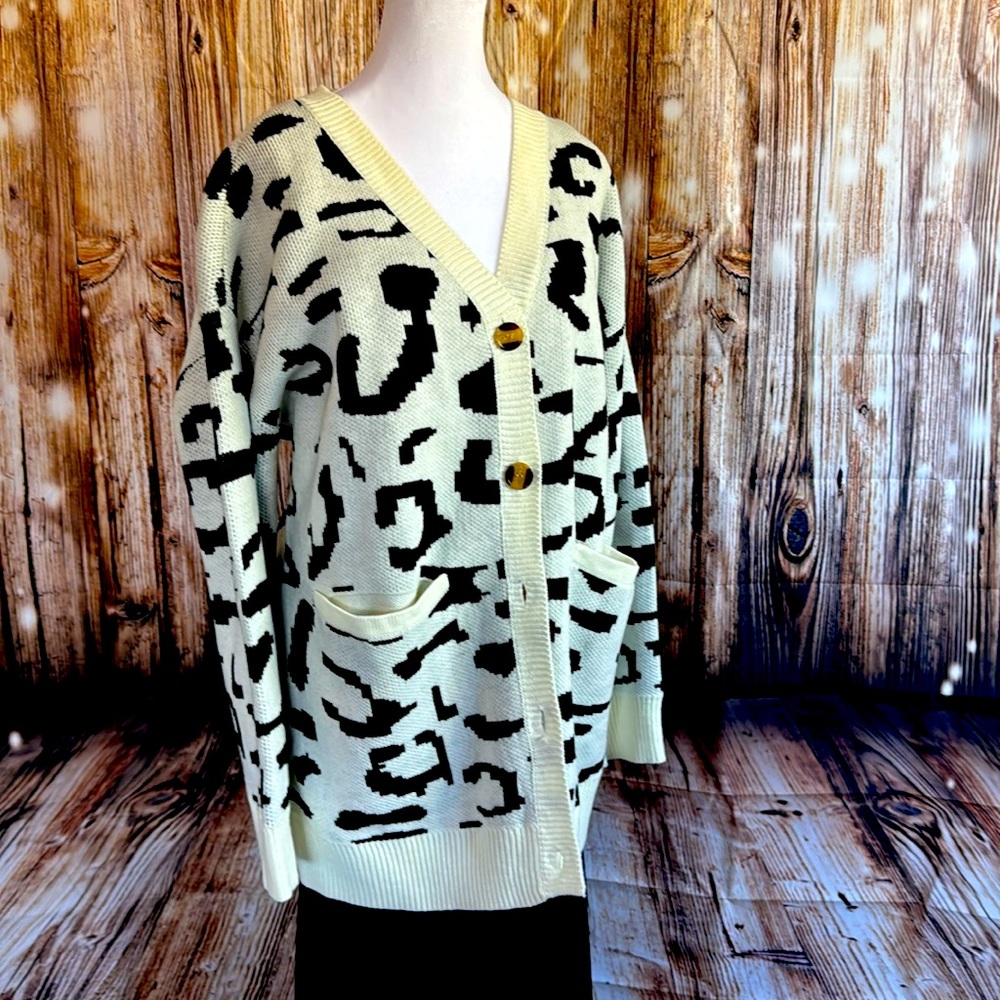 Zedina animal, print cardigan with pockets.
